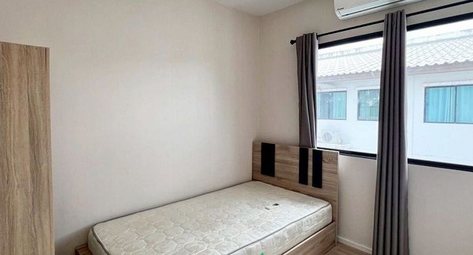 For sale 3 bedrooms townhouse in Phasi Charoen, Bangkok