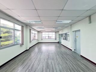 Local comercial en venta de 23 habitaciones en Bang Khen, Bangkok