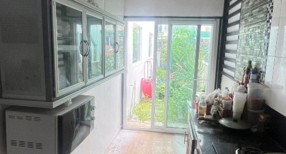 À vendre 2 chambres maison à Pluak Daeng, Rayong