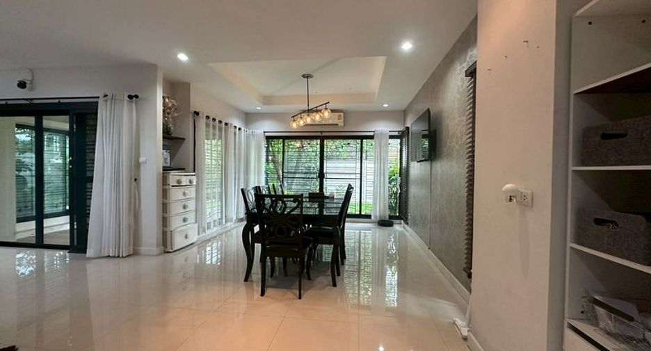 For rent 3 ベッドルーム house in Si Racha, Chonburi