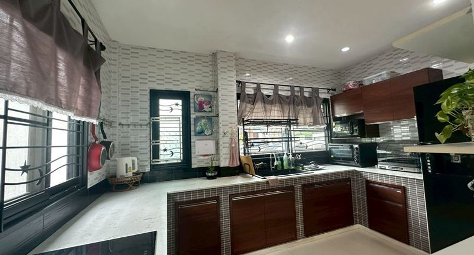 For rent 3 ベッドルーム house in Si Racha, Chonburi