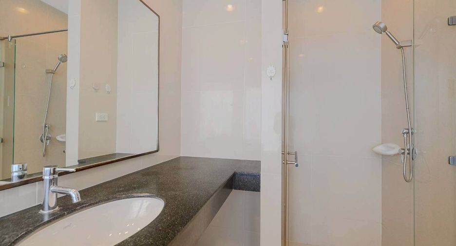 Condo en alquiler de 2 habitaciones en Watthana, Bangkok