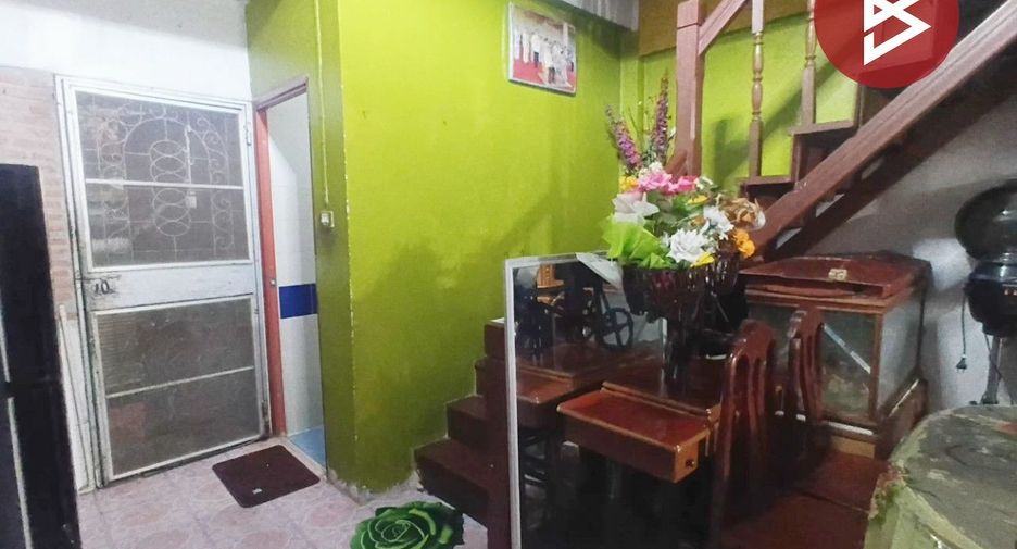 For sale 2 bedrooms townhouse in Mueang Samut Prakan, Samut Prakan