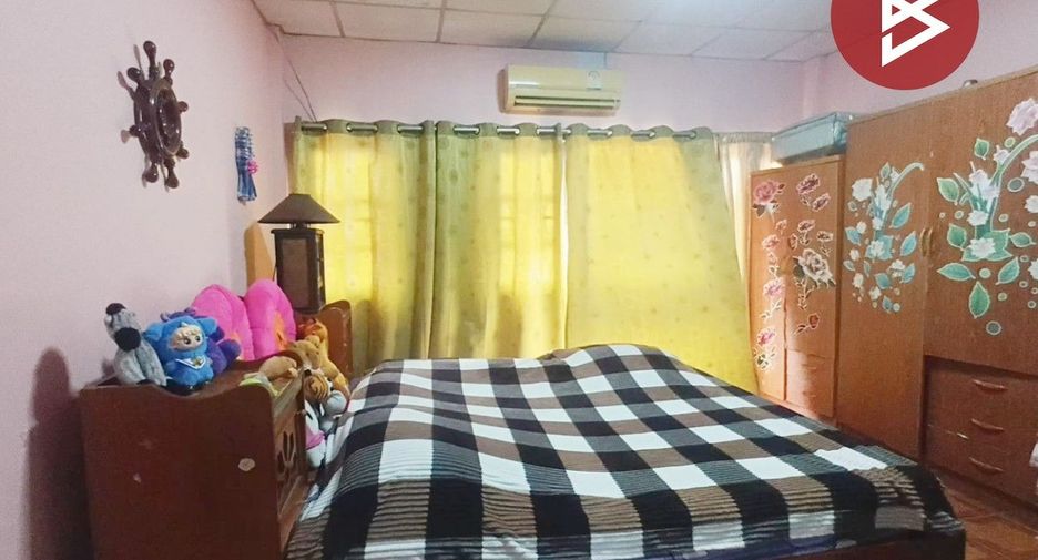 For sale 2 bedrooms townhouse in Mueang Samut Prakan, Samut Prakan