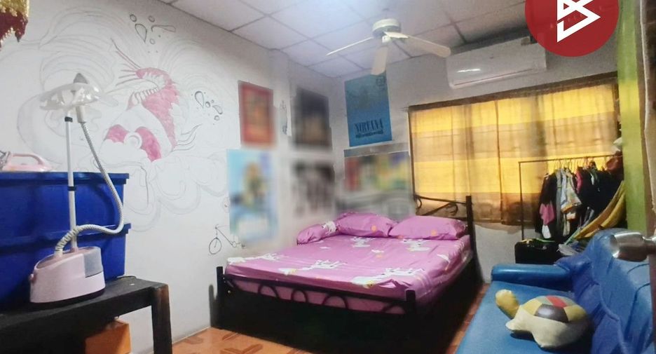 For sale 2 bedrooms townhouse in Mueang Samut Prakan, Samut Prakan
