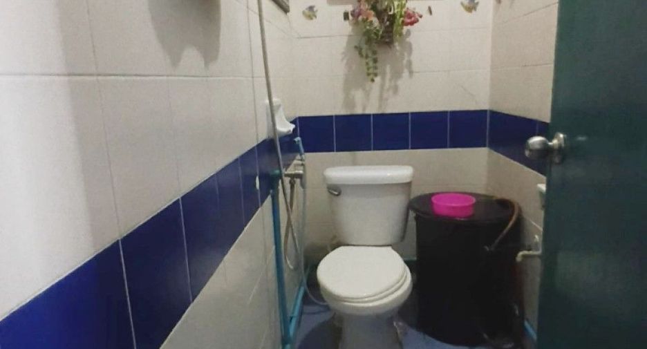 For sale 2 bedrooms townhouse in Mueang Samut Prakan, Samut Prakan