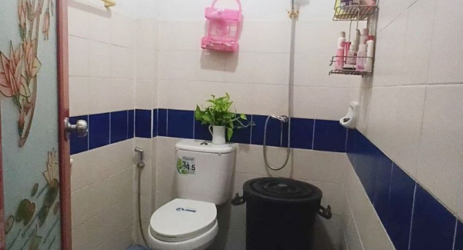 For sale 2 bedrooms townhouse in Mueang Samut Prakan, Samut Prakan