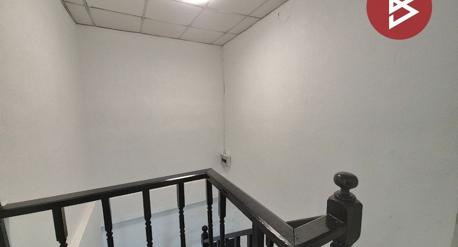 出售 4 卧室 联排别墅 在 Thanyaburi, Pathum Thani