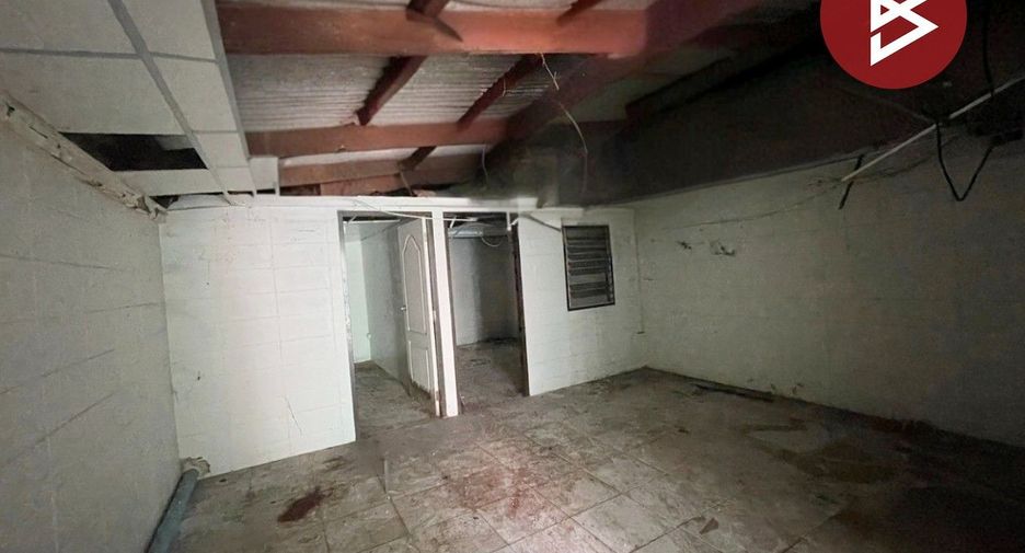 Casa adosada en venta de 3 habitaciones en Lat Krabang, Bangkok