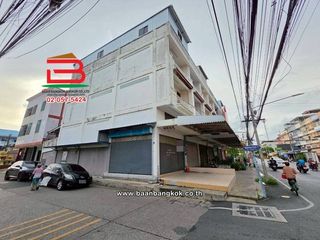 Gewerbefläche zur Miete und zum Kauf mit 3 Zimmer in Lam Luk Ka, Pathum Thani