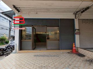 Gewerbefläche zur Miete und zum Kauf mit 3 Zimmer in Lam Luk Ka, Pathum Thani