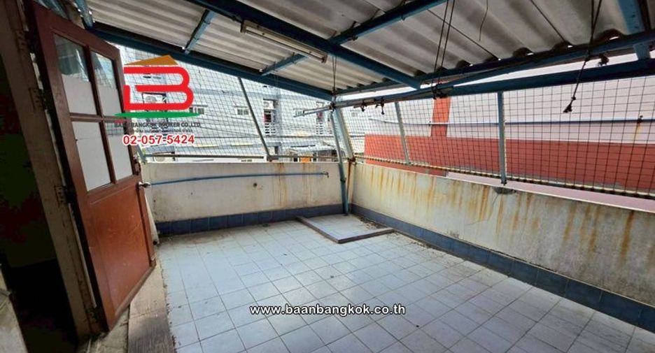 Gewerbefläche zur Miete und zum Kauf mit 3 Zimmer in Lam Luk Ka, Pathum Thani