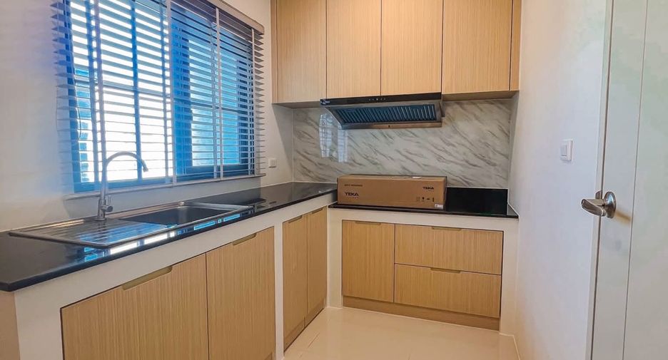 Haus zur Miete mit 4 Zimmer in Bang Phli, Samut Prakan