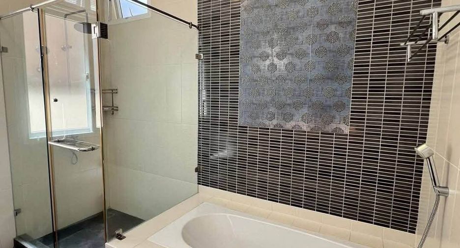 For rent 3 bedrooms house in Bang Lamung, Chonburi