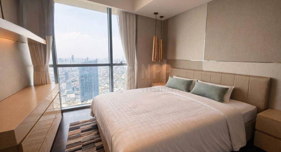 À louer 3 chambres condo à Yan Nawa, Bangkok