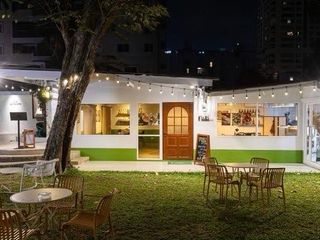 For sale retail Space in Khlong Toei, Bangkok