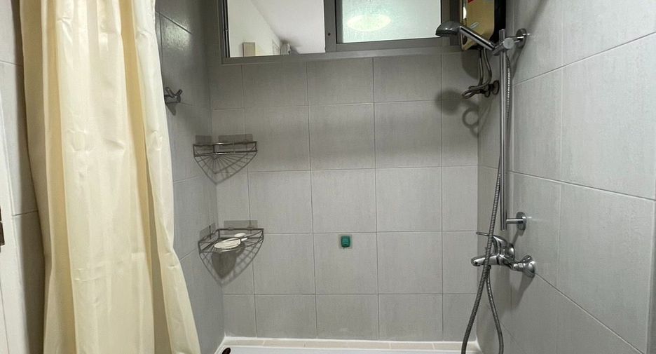 Condo en alquiler de 1 habitaciones en Khlong Toei, Bangkok