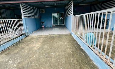 Reihenhaus zum Kauf mit 2 Zimmer in Lat Lum Kaeo, Pathum Thani