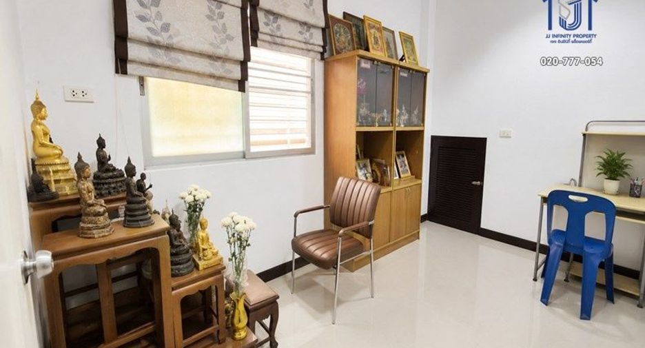 Haus zum Kauf mit 5 Zimmer in Bang Bon, Bangkok