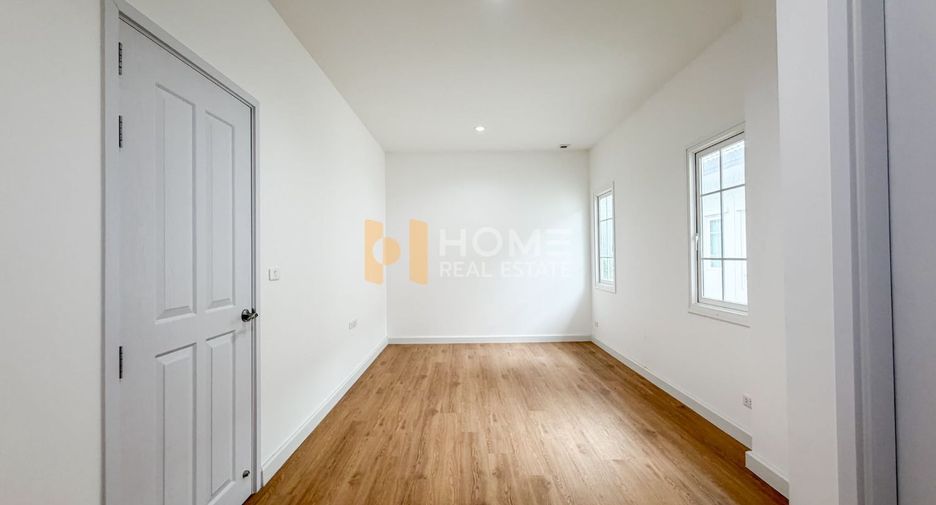 For sale 5 bedrooms house in Chom Thong, Bangkok