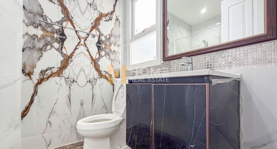 For sale 5 bedrooms house in Chom Thong, Bangkok