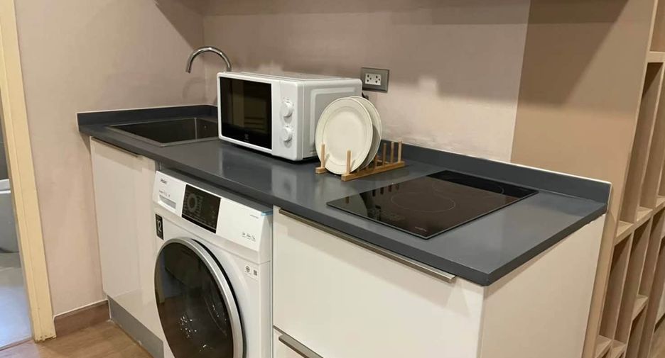For rent 1 bed condo in Watthana, Bangkok