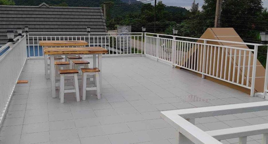 For sale 6 bedrooms hotel in Noen Maprang, Phitsanulok