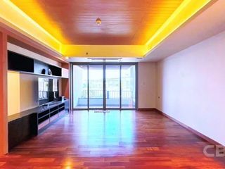 For sale 3 bedrooms condo in Yan Nawa, Bangkok