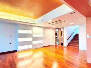 For sale 3 bedrooms condo in Yan Nawa, Bangkok