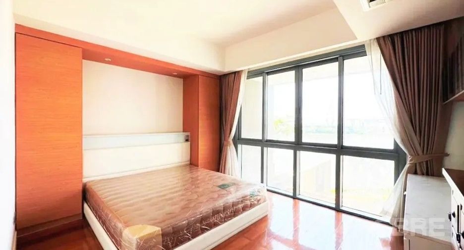 For sale 3 bedrooms condo in Yan Nawa, Bangkok