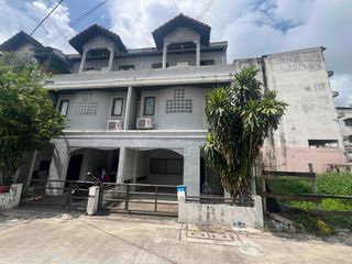 For sale 3 bedrooms townhouse in Wang Thonglang, Bangkok