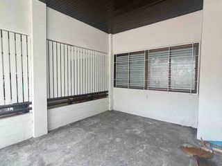 For sale 3 bedrooms townhouse in Wang Thonglang, Bangkok