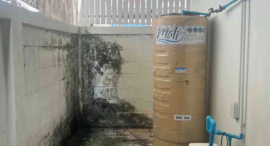 For sale 3 bedrooms townhouse in Wang Thonglang, Bangkok