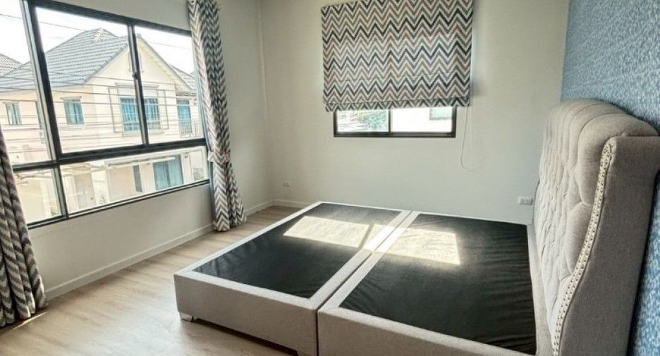 Casa en venta de 3 habitaciones en Bang Sao Thong, Samut Prakan