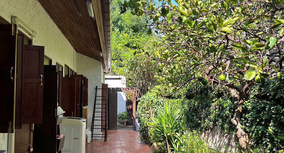 For rent and for sale 5 bedrooms house in Mueang Chiang Mai, Chiang Mai