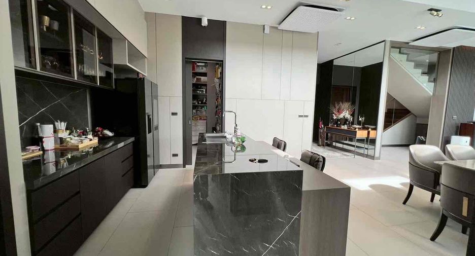For sale 5 ベッドルーム house in Bang Phli, Samut Prakan