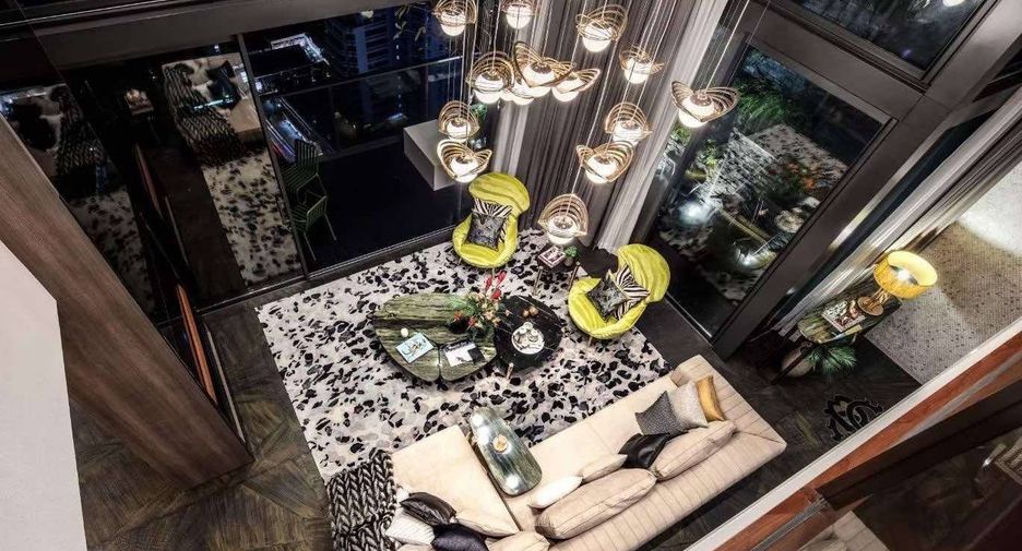 For sale 4 bedrooms condo in Watthana, Bangkok