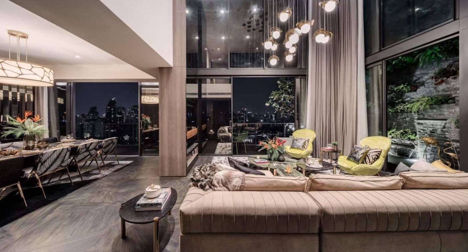 For sale 4 bedrooms condo in Watthana, Bangkok