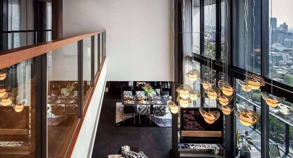 For sale 4 bedrooms condo in Watthana, Bangkok