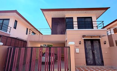 Haus zur Miete mit 3 Zimmer in Bang Lamung, Chonburi