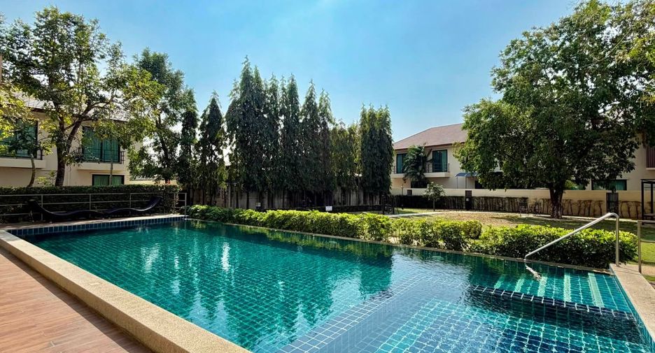 Haus zur Miete mit 3 Zimmer in Bang Lamung, Chonburi