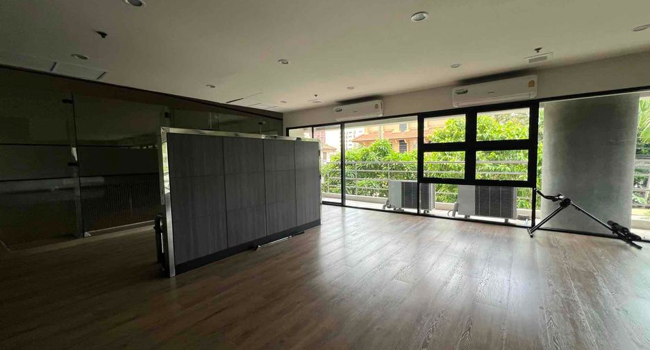 For sale and for rent 3 bedrooms condo in Phaya Thai, Bangkok