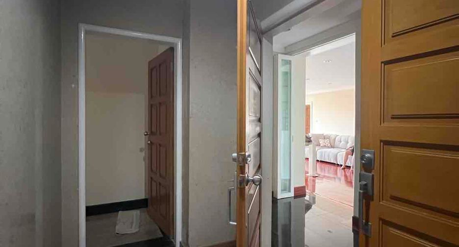 For sale and for rent 3 bedrooms condo in Phaya Thai, Bangkok