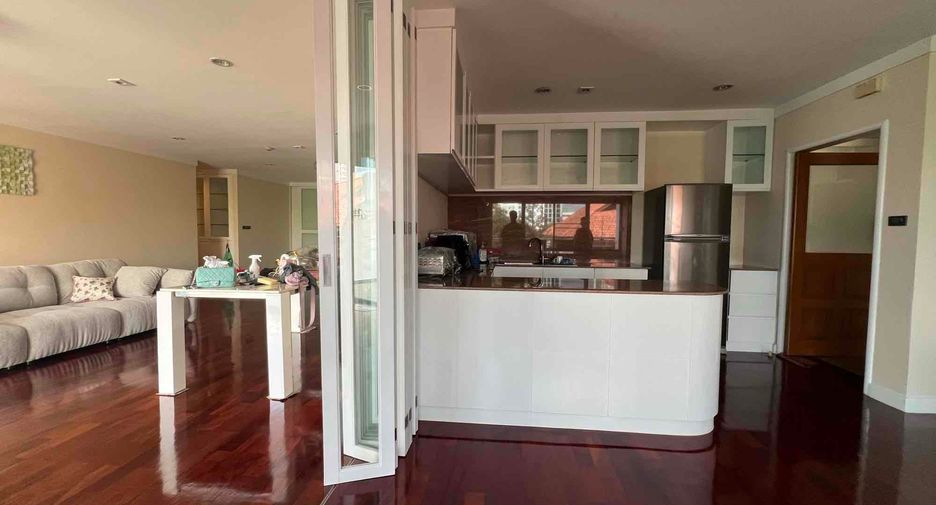 For sale and for rent 3 bedrooms condo in Phaya Thai, Bangkok