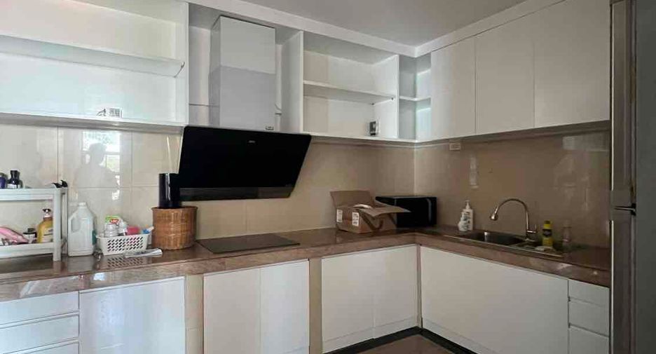 For sale and for rent 3 bedrooms condo in Phaya Thai, Bangkok