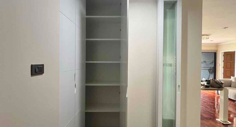For sale and for rent 3 bedrooms condo in Phaya Thai, Bangkok