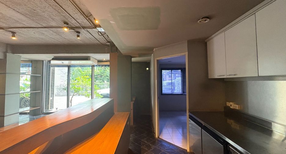 For rent retail Space in Khlong Toei, Bangkok