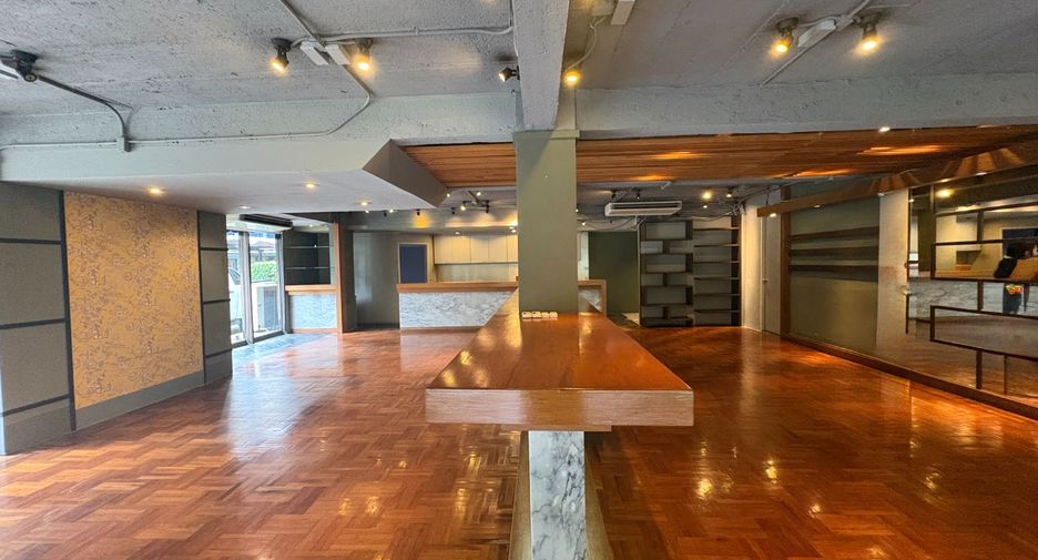 For rent retail Space in Khlong Toei, Bangkok