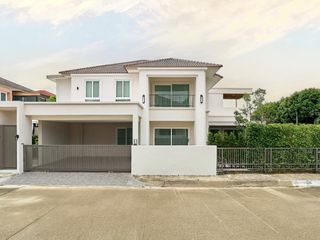 Villa en venta de 4 habitaciones en San Kamphaeng, Chiang Mai