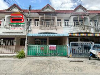 For sale 3 bedrooms townhouse in Mueang Suphanburi, Suphan Buri
